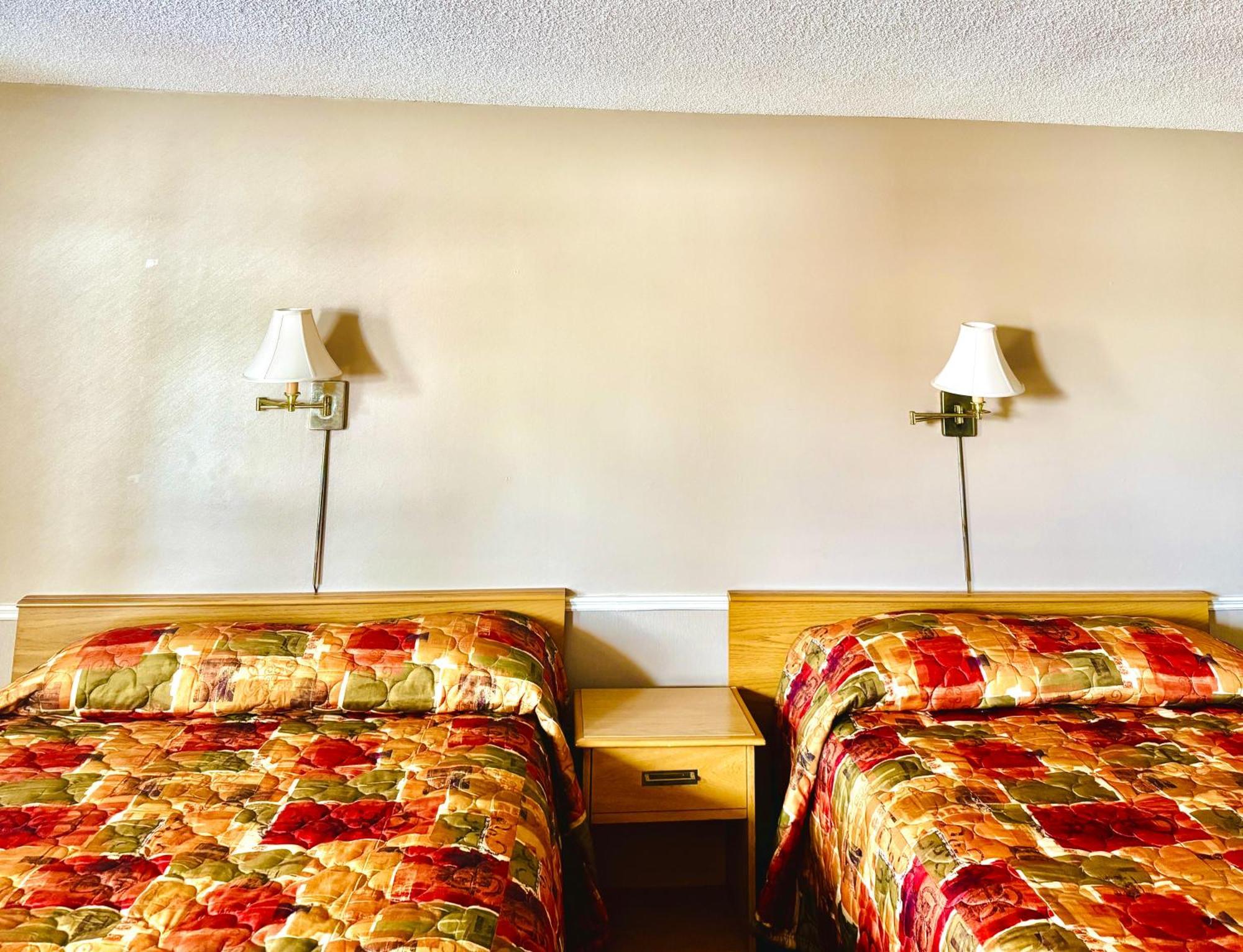 Adams Motel Су-Сент-Мари Экстерьер фото