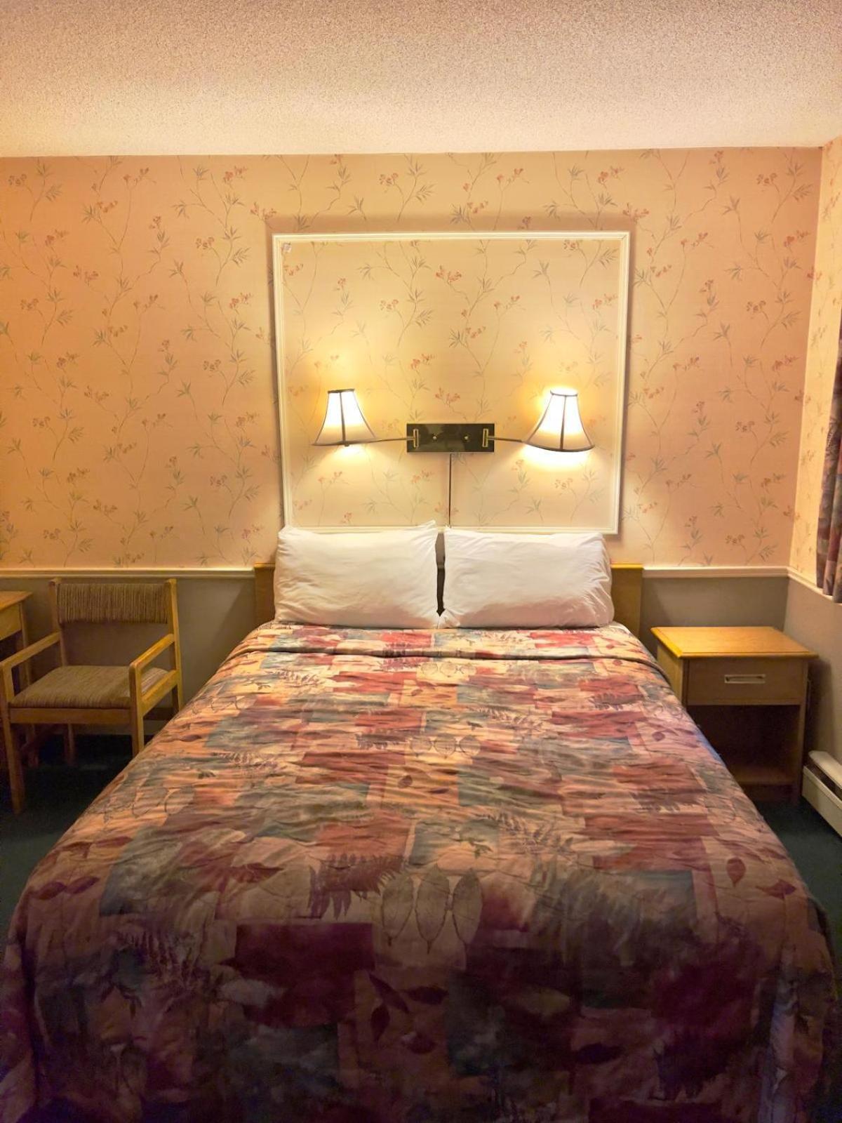 Adams Motel Су-Сент-Мари Экстерьер фото