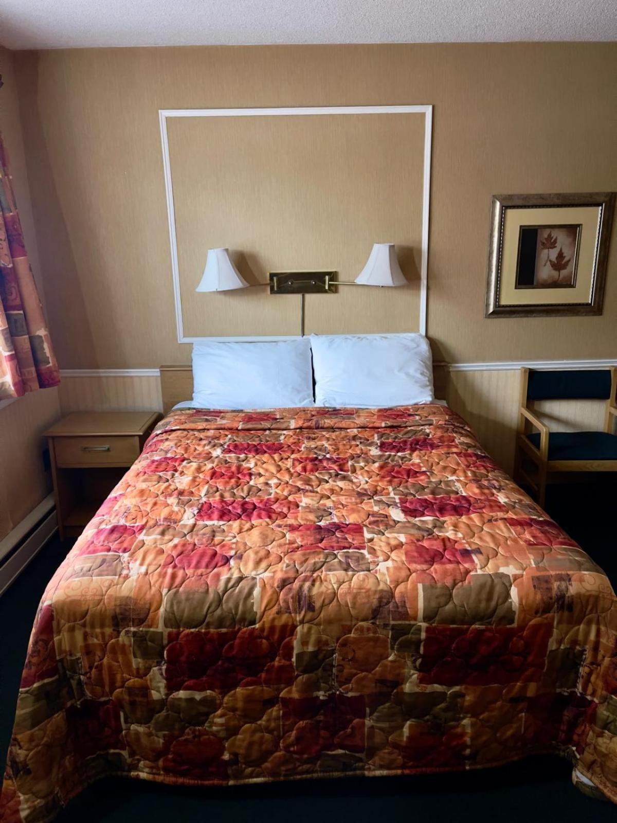 Adams Motel Су-Сент-Мари Экстерьер фото