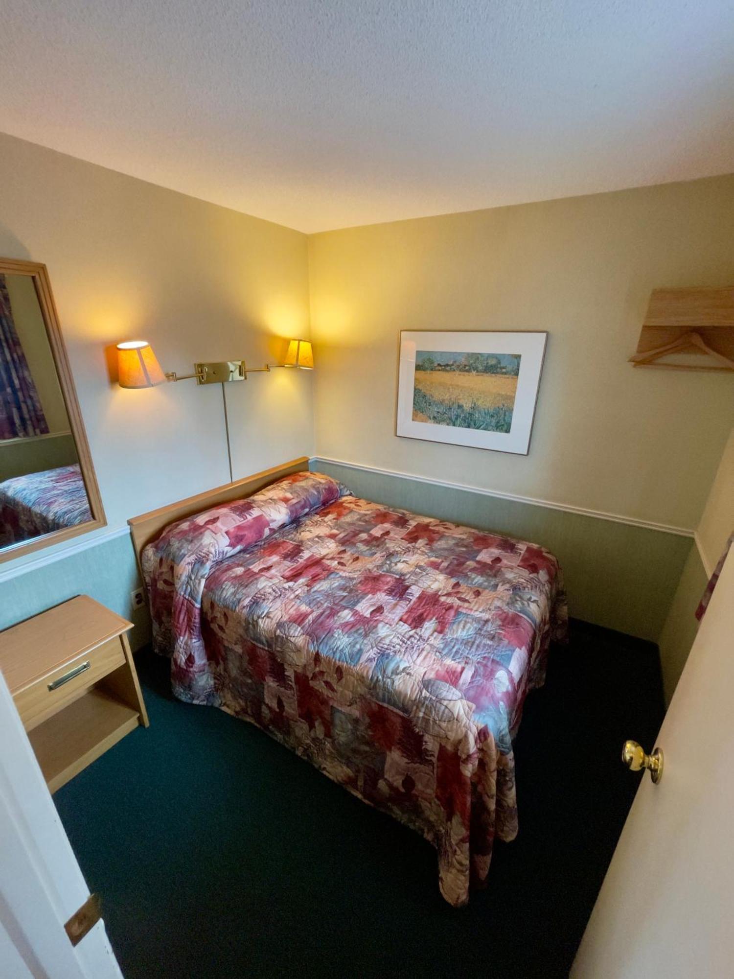 Adams Motel Су-Сент-Мари Экстерьер фото