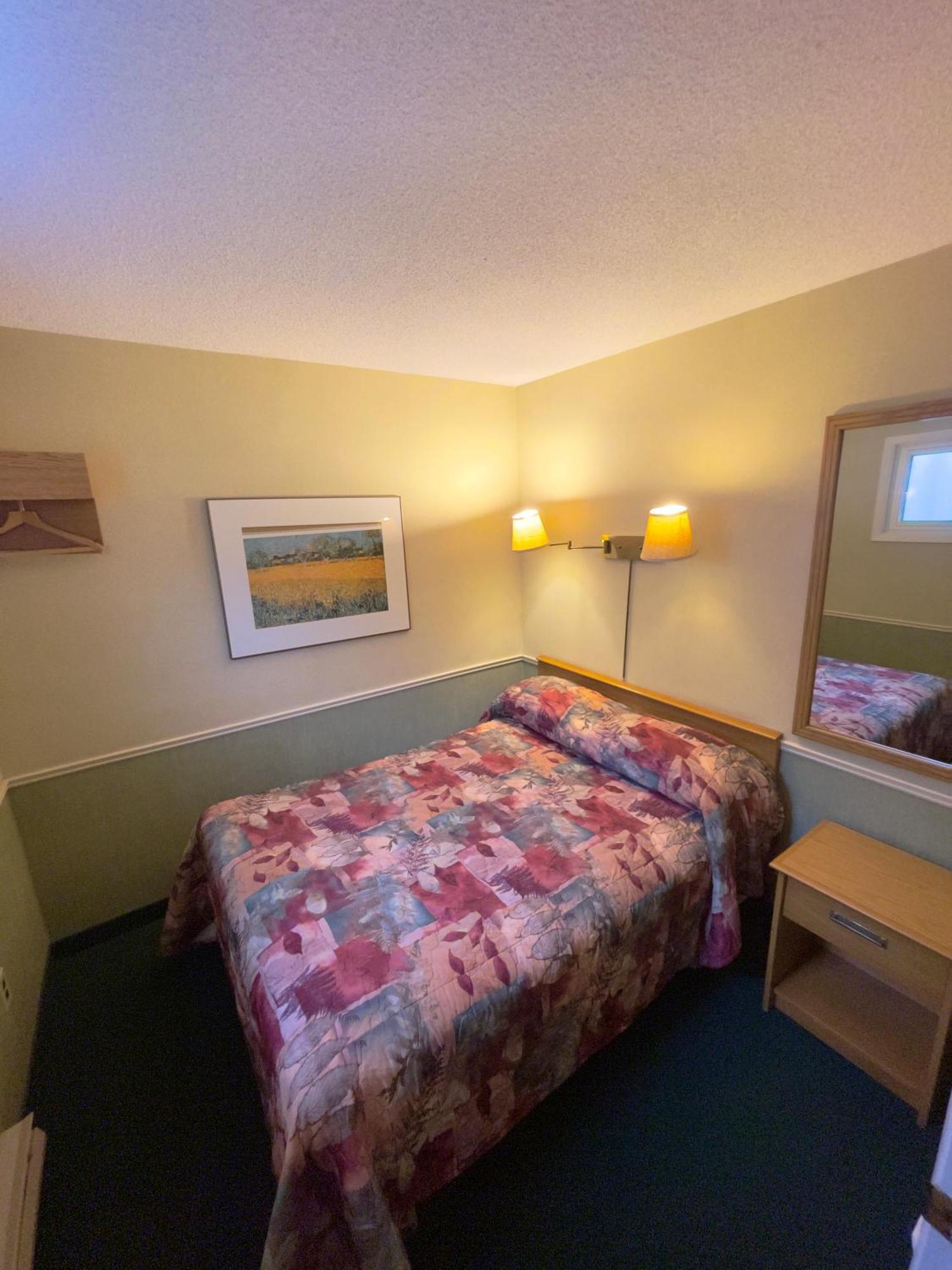 Adams Motel Су-Сент-Мари Экстерьер фото